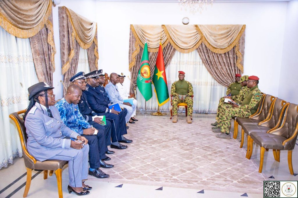 Les Chefs de Circonscriptions administratives de la région du Guiriko reçus en audience par le Chef de l'Etat, Son Excellence le Capitaine Ibrahim TRAORE