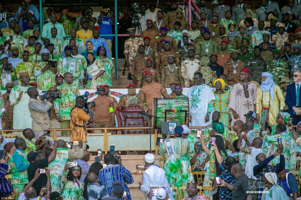 Le Président du Faso, Chef de l'Etat, Son Excellence le Capitaine Ibrahim TRAORE donnant le top départ de la 22è édition de la SNC Bobo 2026