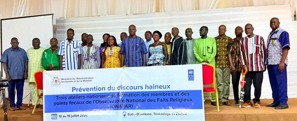 La photo de famille avec l'ensemble des participants à la session de formation 