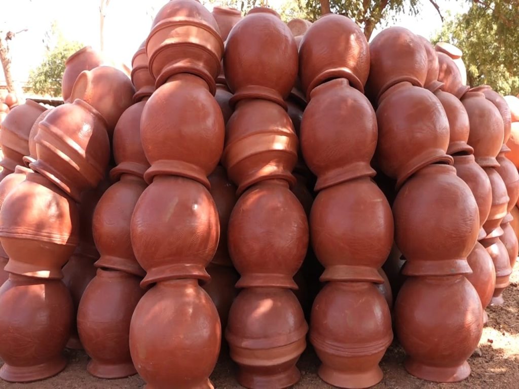 Poterie dans la Yaadga, Yatenga, Gourcy